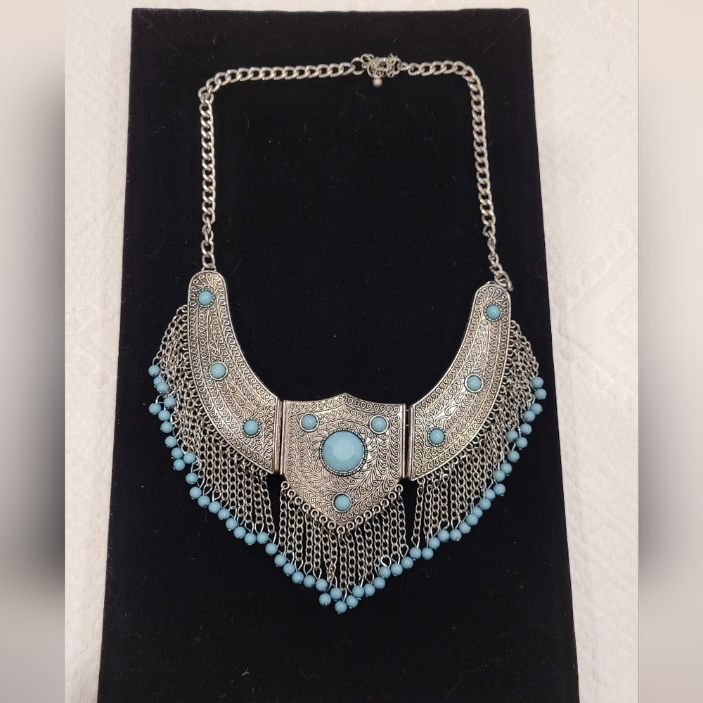 Statement necklace